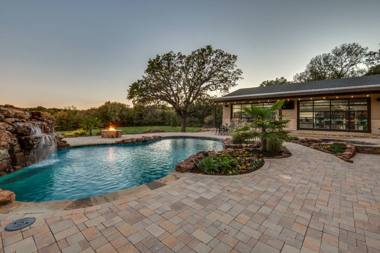 Contemporary farmhouse - photo 12