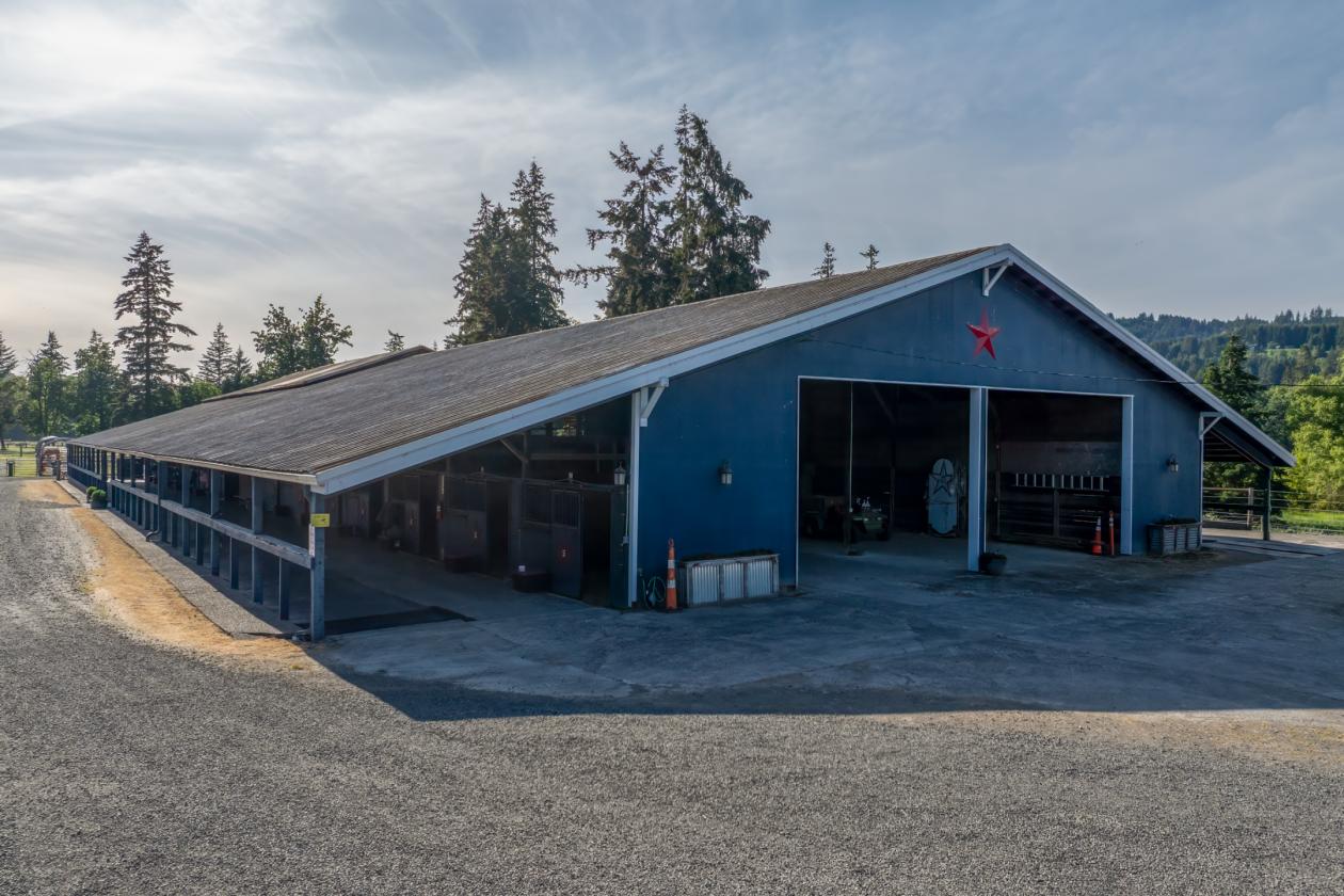 Gated Turnkey 17-Acre Equestrian Facility - photo 6