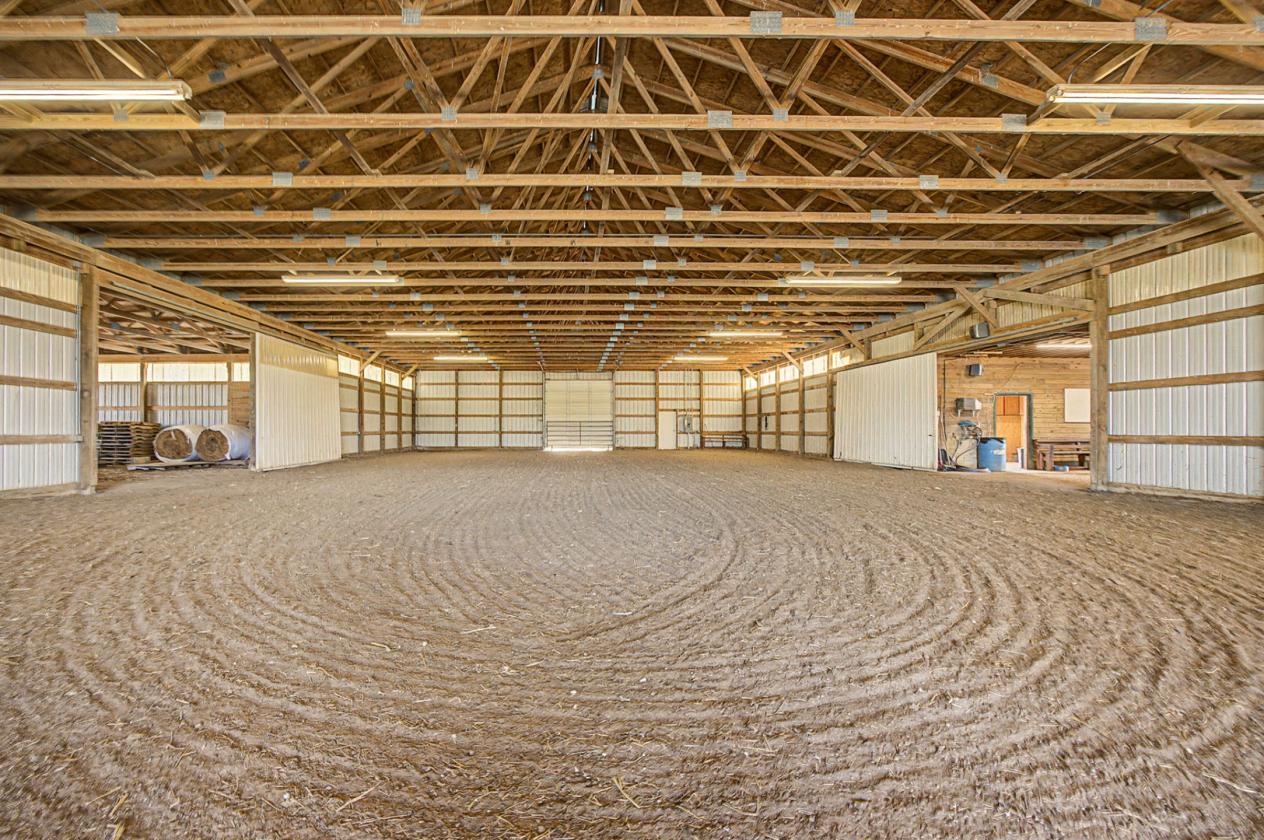 Indoor Arena on 26 Acres with Large Home - photo 4