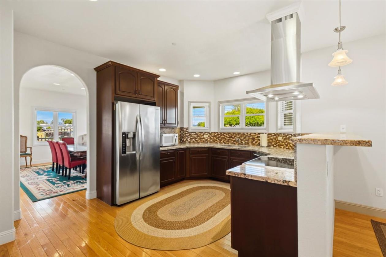 Modern Victorian Inspired Farmhouse on 2.74 acres! - photo 13