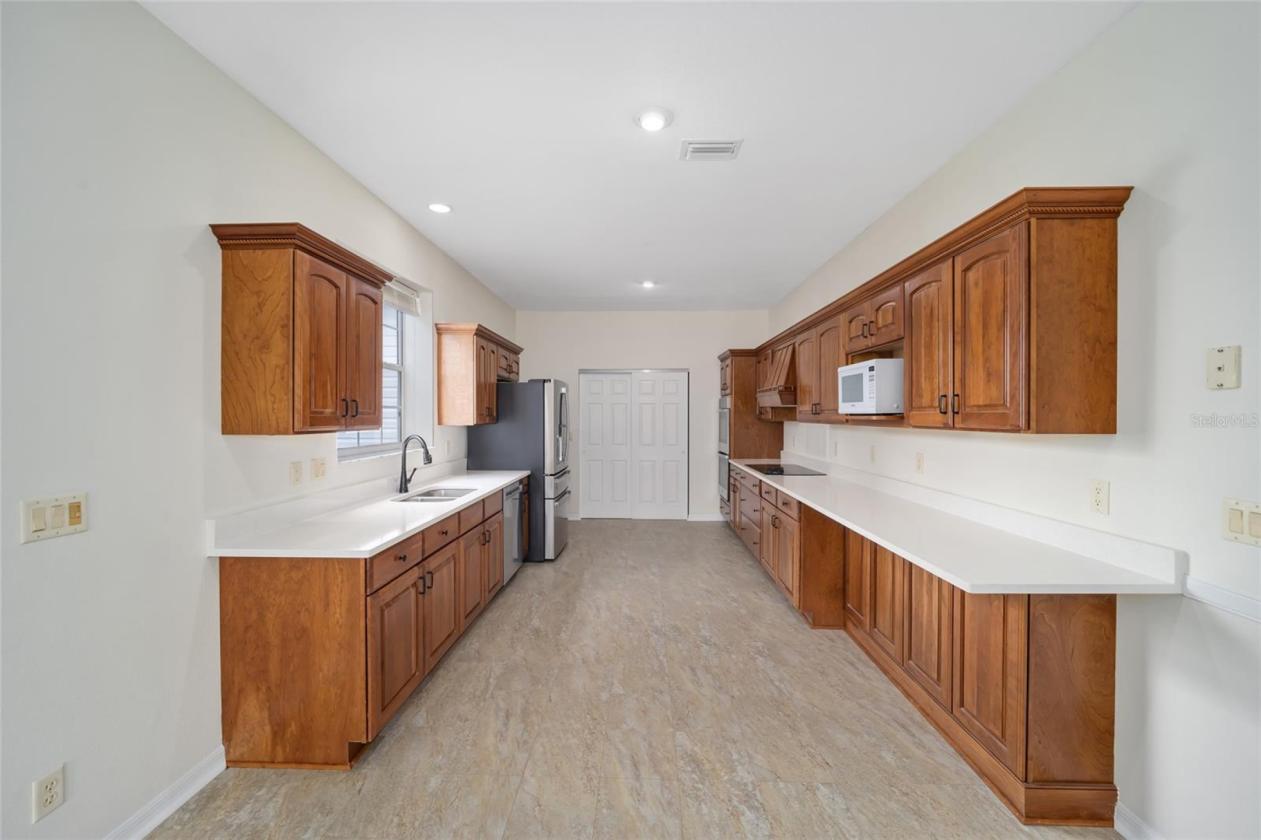 Dual-Residence Estate on 8+ Acres - photo 13
