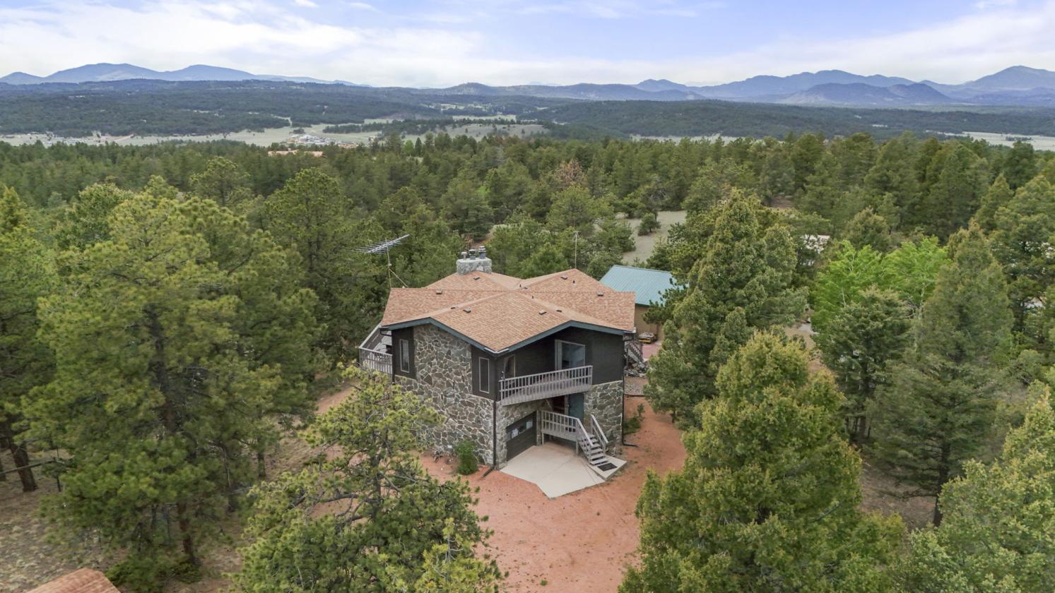 40+ acre Ranch, Retreat, and Venue in Colorado - photo 1