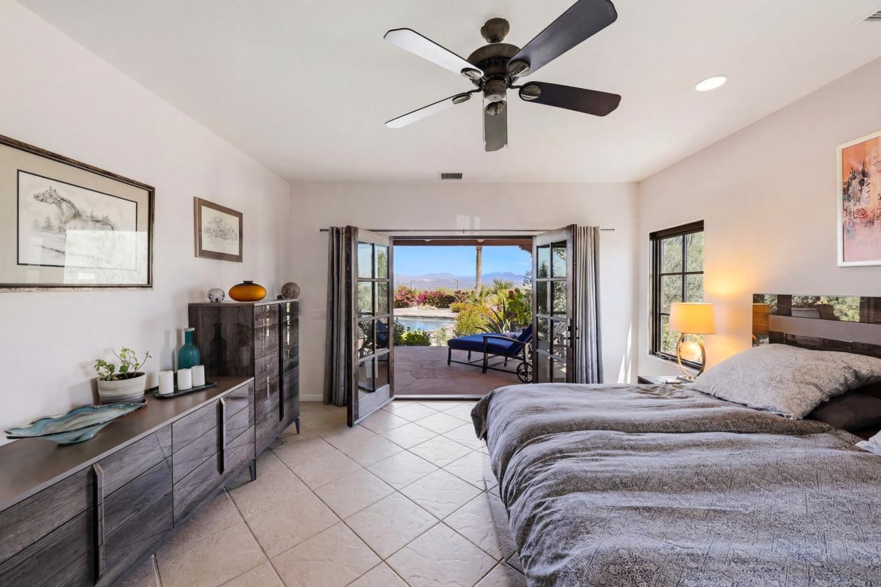 Refined Equestrian Estate - photo 19