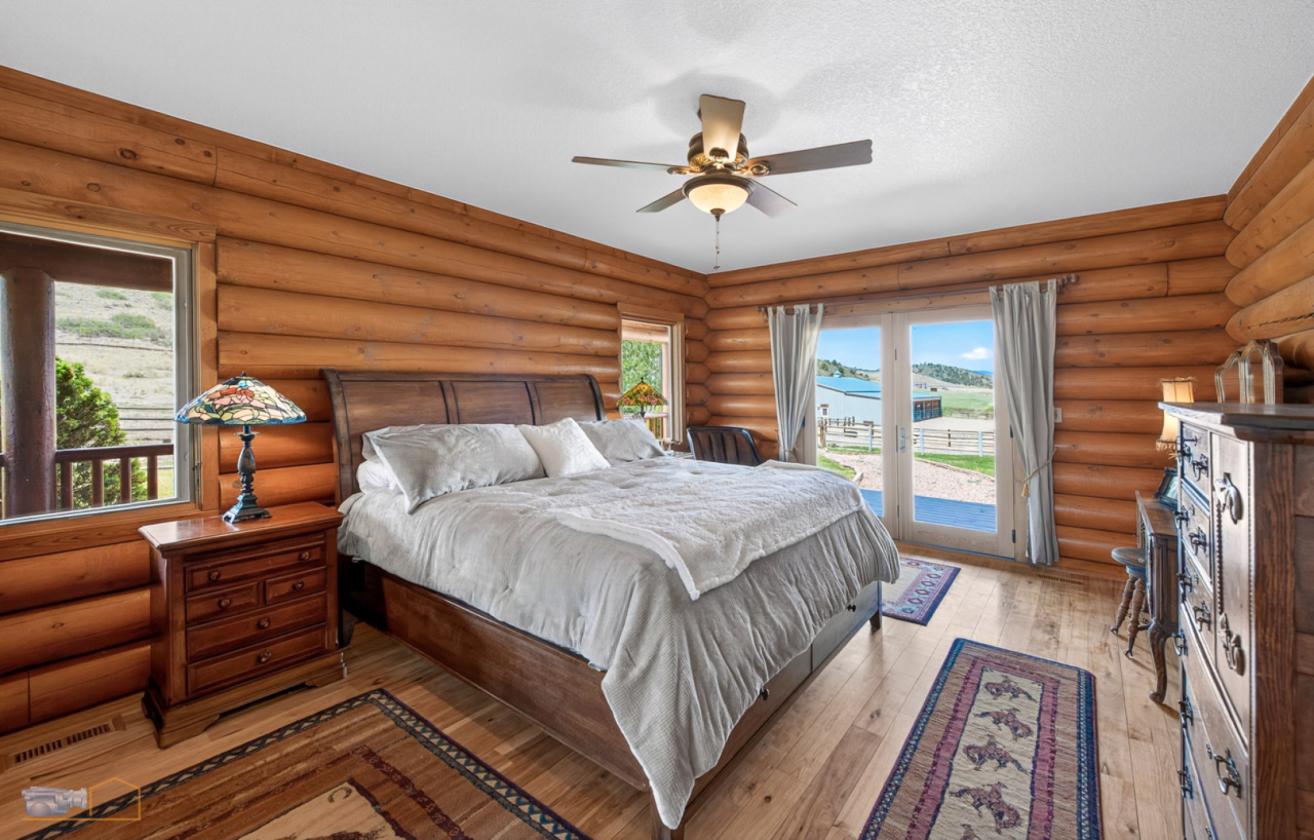 Log Home on 40 Acres! - photo 13