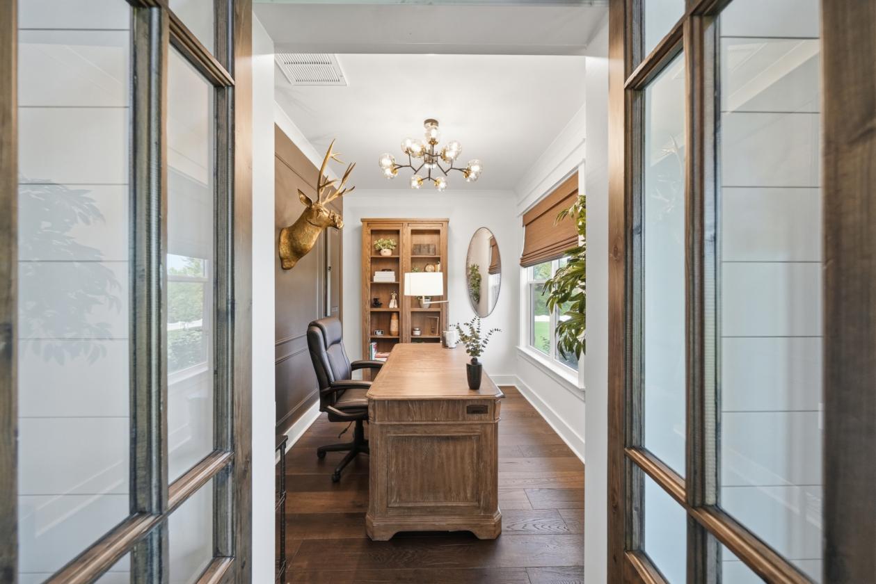 Luxury Horse Estate | Pool, Barn, Shop +28-71 Ac - photo 18