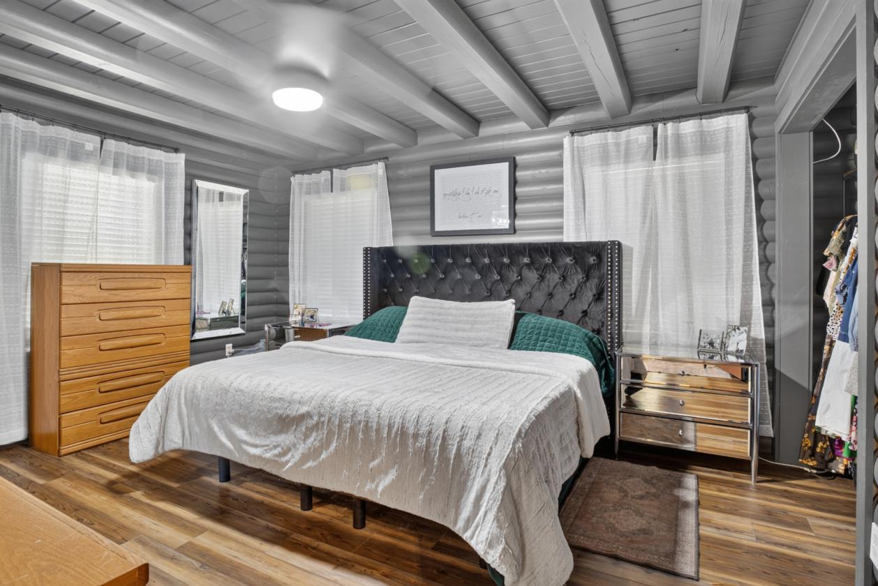 Log Home on 10 acres - Bring your horses! - photo 10