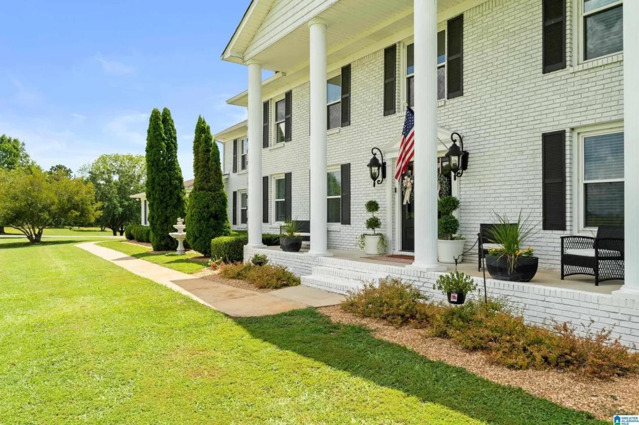 SIGNATURE 14-ACRE ESTATE - photo 4