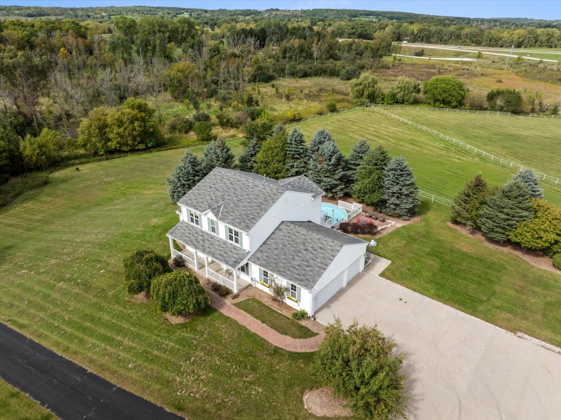 15 Acres Equestrian Living – Barn Arena Round Pen - photo 2
