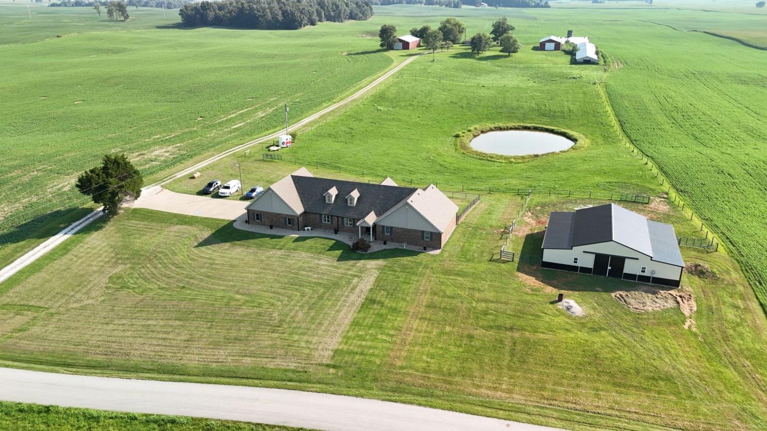 Spacious Home with new Horse Barn - photo 14