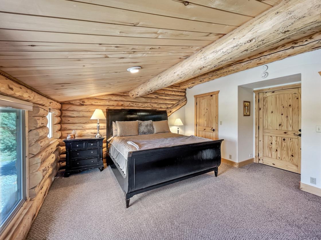 Show Stopper! 3 Home Luxury Horse Property - photo 4