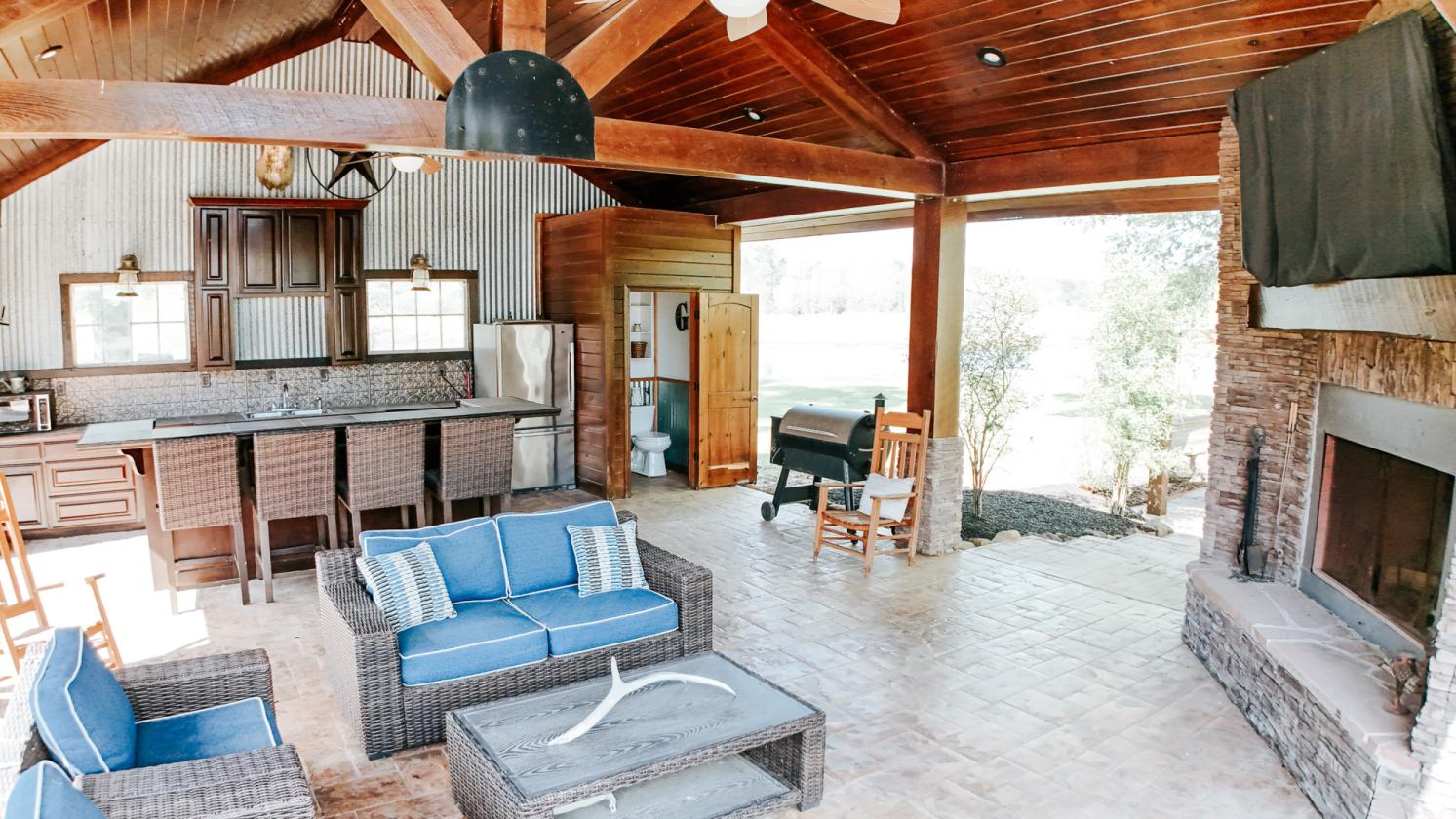Luxury Home on 79 acres with a 12 acre lake - photo 14
