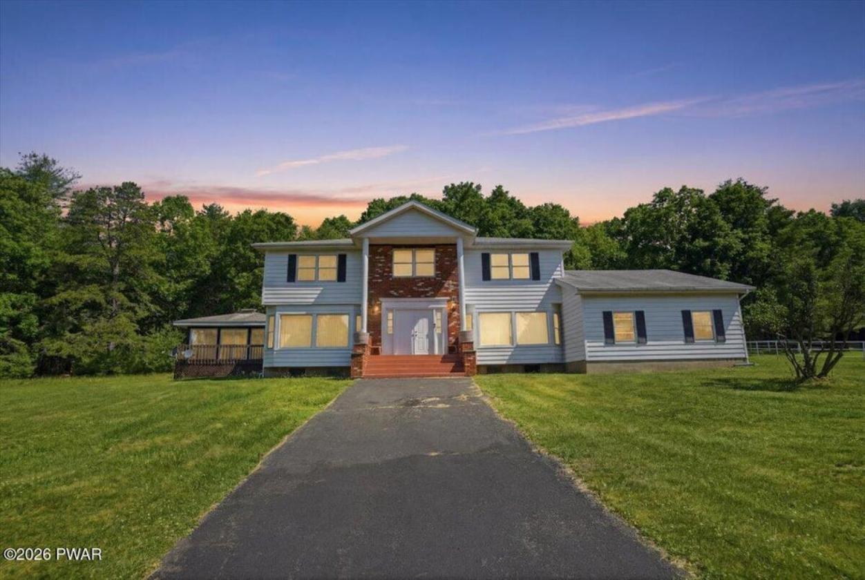 31-Acre Equestrian Property with 8-Stall Barn - photo 1