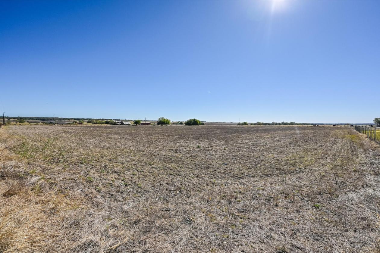 Unrestricted, Fully Fenced, 25.5 Acres and Home - photo 18