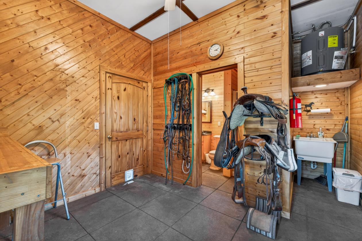 Luxury 25-acre Horse Property - photo 19