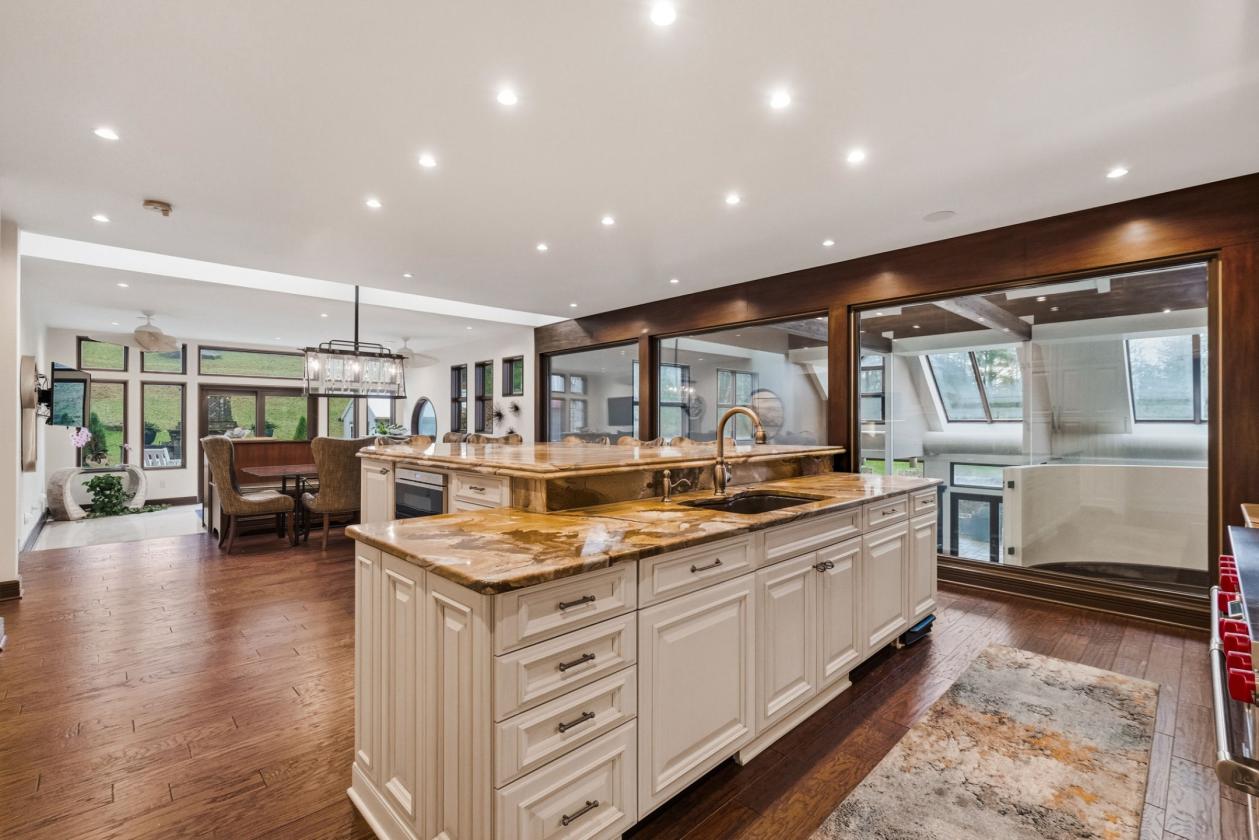 Stunning Equestrian Home! - photo 23