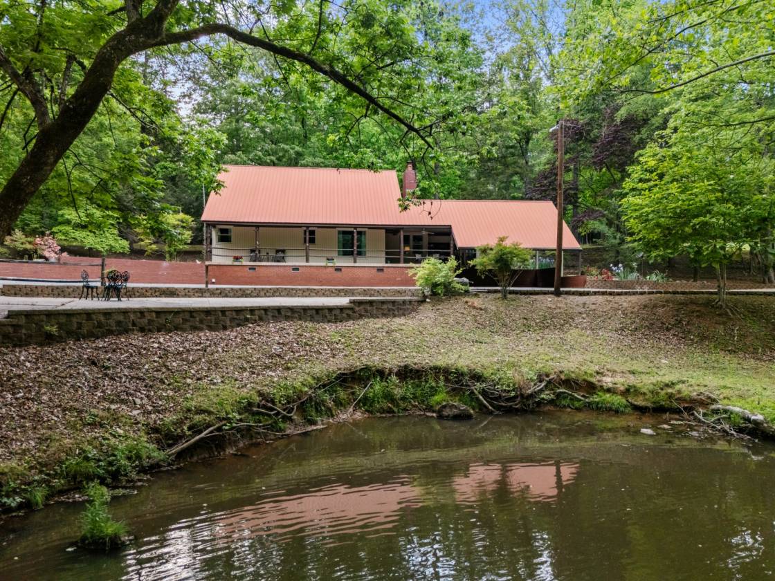Horse Property for sale.