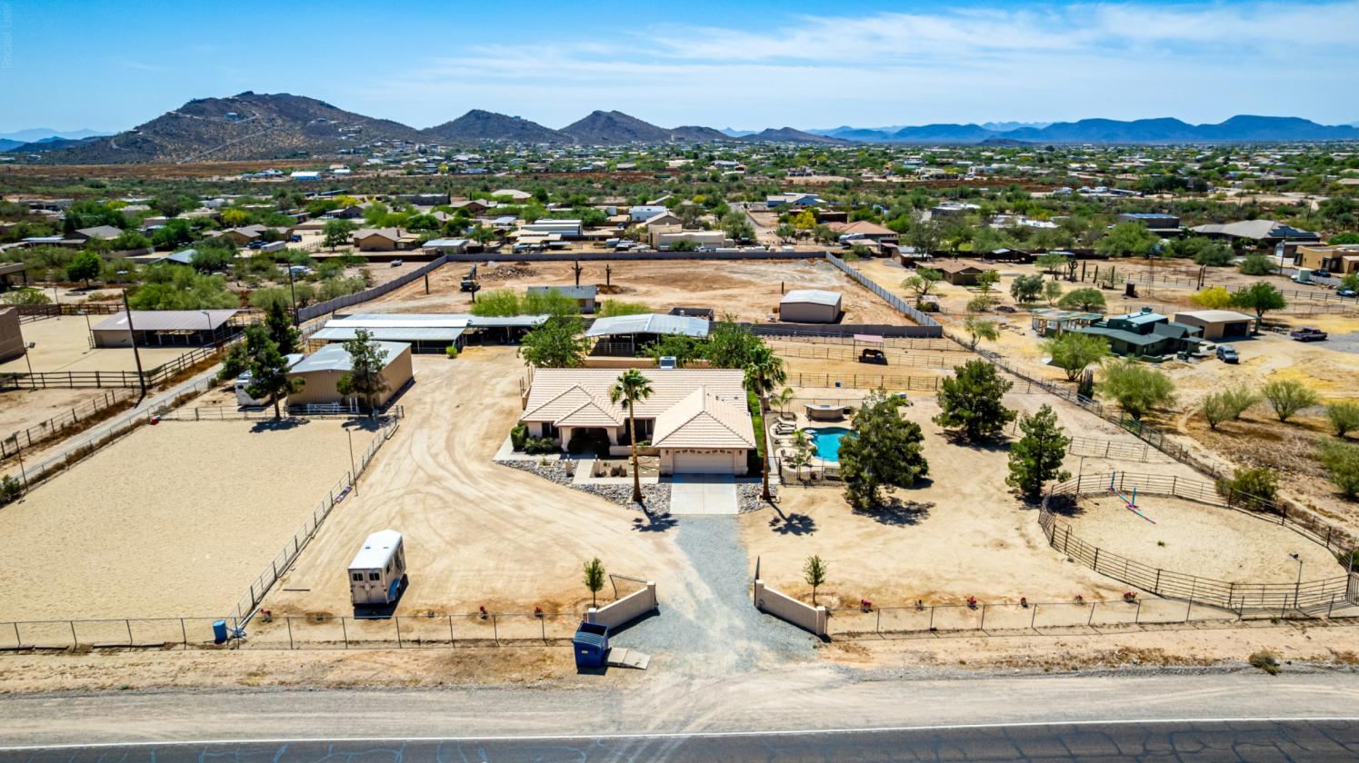 Equestrian Property in the heart of Desert Hills - photo 1