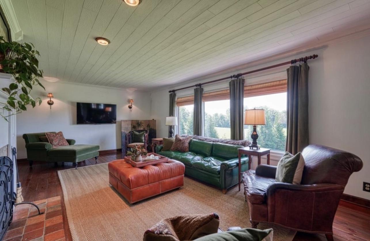 Beautiful Equestrian Property - photo 9