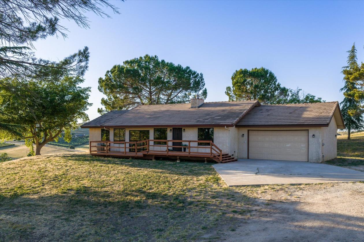 A Rare Equestrian Opportunity on 25 Scenic Acres - photo 4