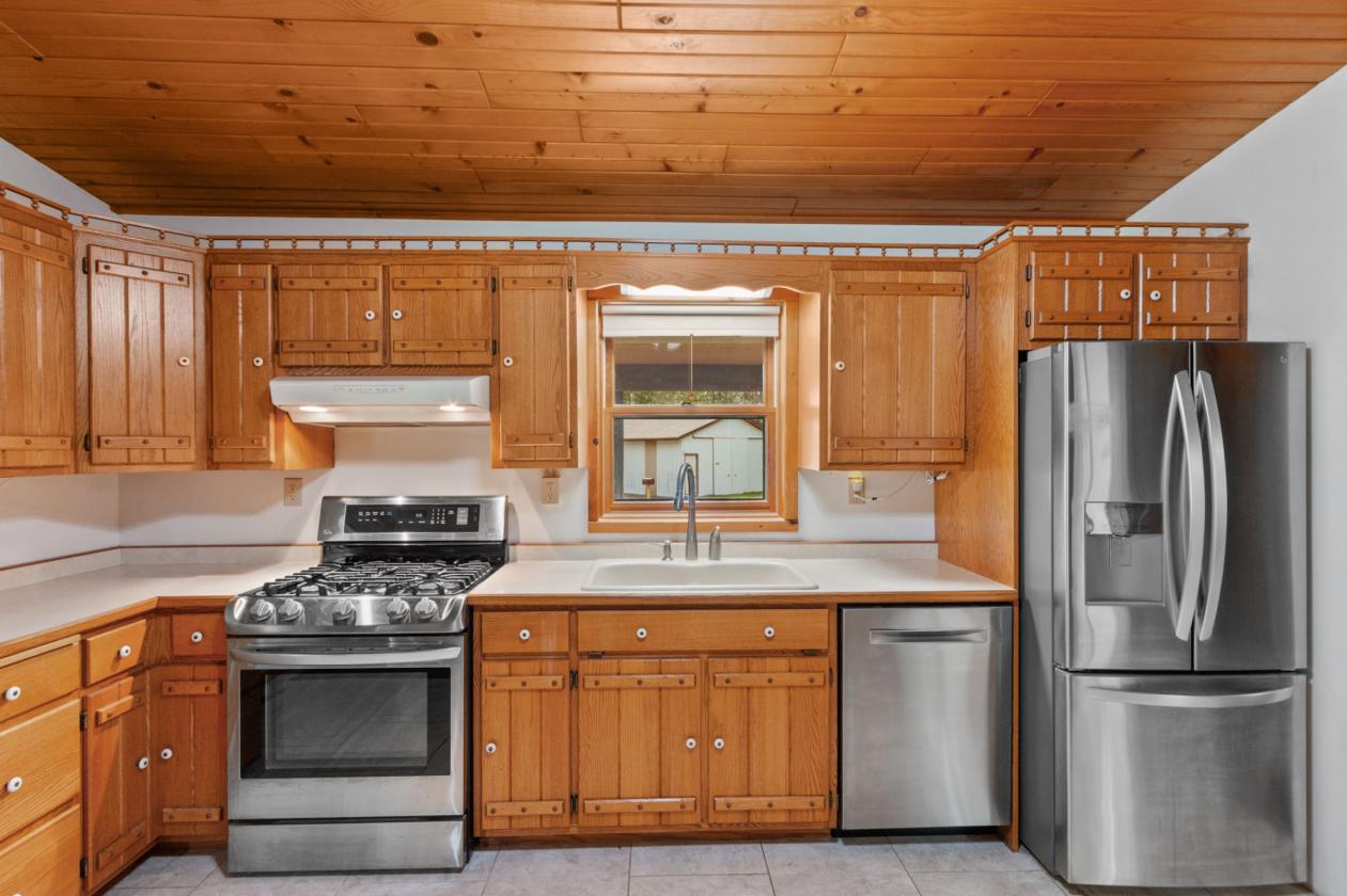 Classic log home on 23 gorgeous wooded acres! - photo 5