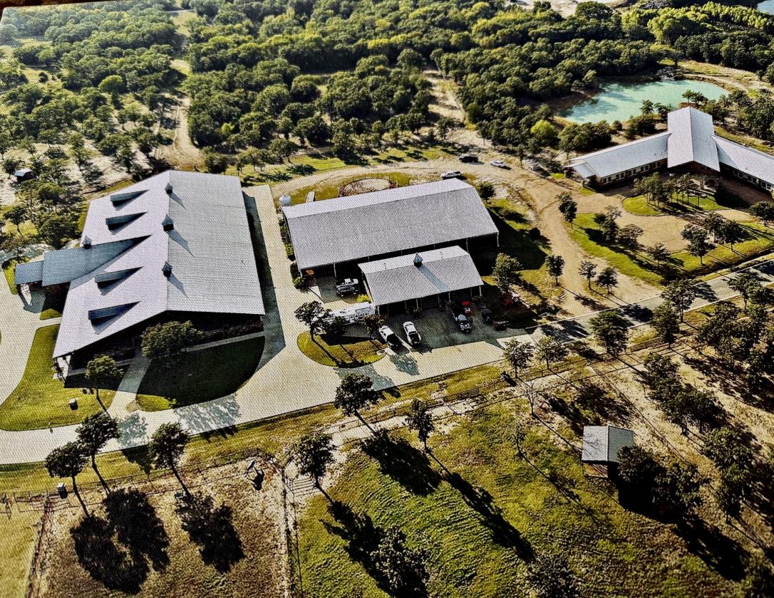 WORLD CLASS EQUESTRIAN ESTATE - photo 2