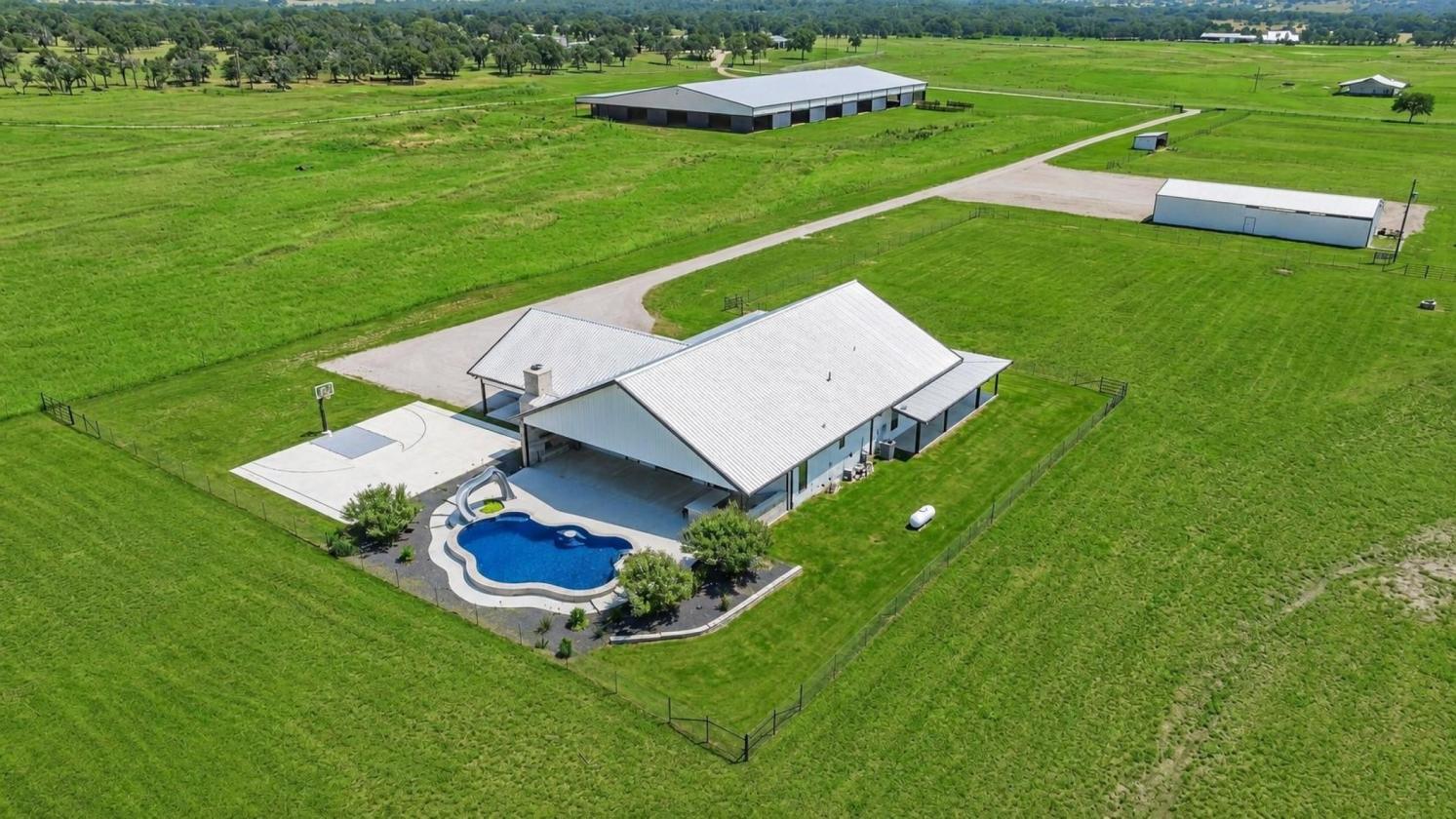 13.92-Acre Estate Right In Horse Country!! - photo 1