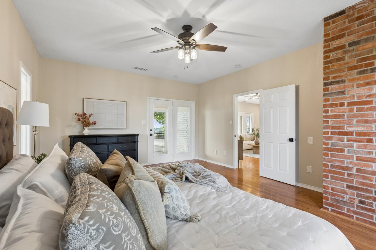 Stunning Equestrian Estate on 16 Beautiful Acres - photo 10