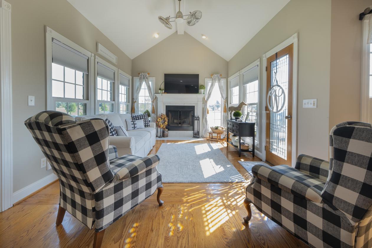 LUXURY HOME IN AMAZING EQUESTRIAN COMMUNITY - photo 14