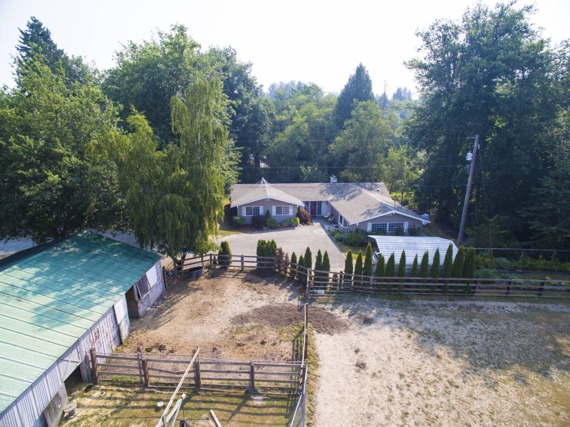 30K PRICE REDUCTION!!! STUNNING CREEKSIDE HOME Pierce County