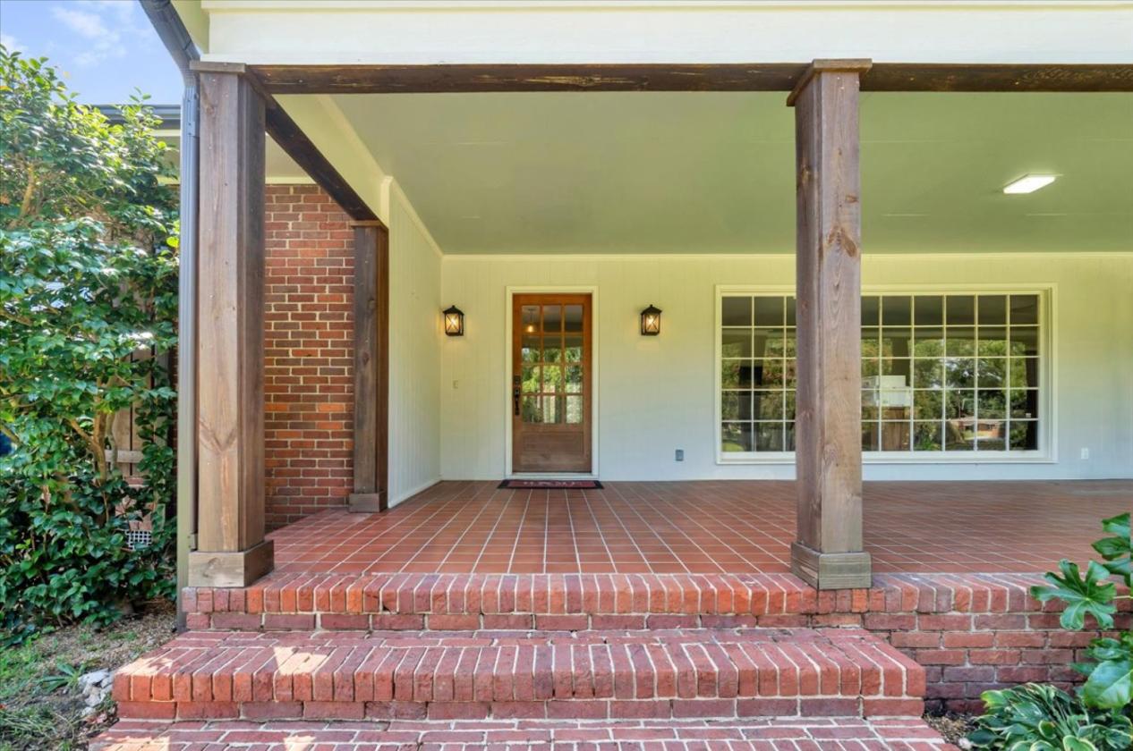 Private Equestrian Estate - photo 4