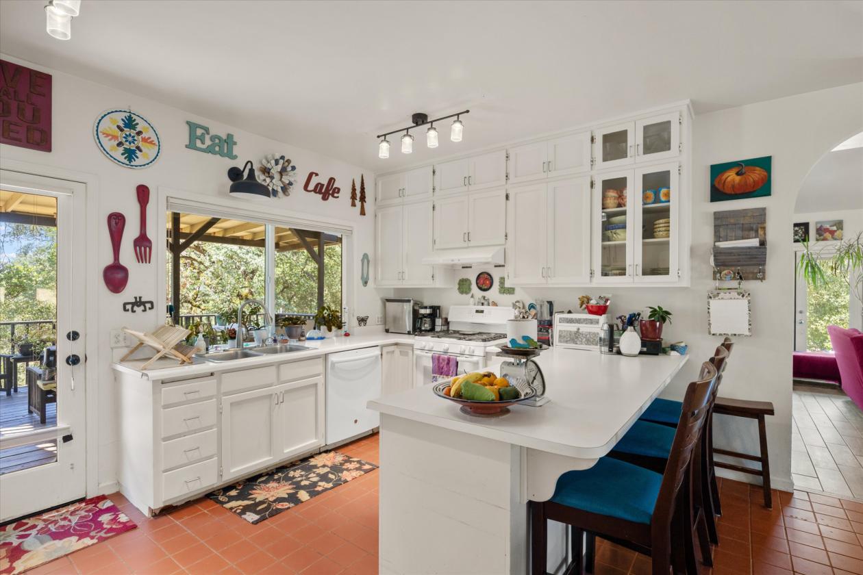 Charming Home on 12 Acres - photo 12
