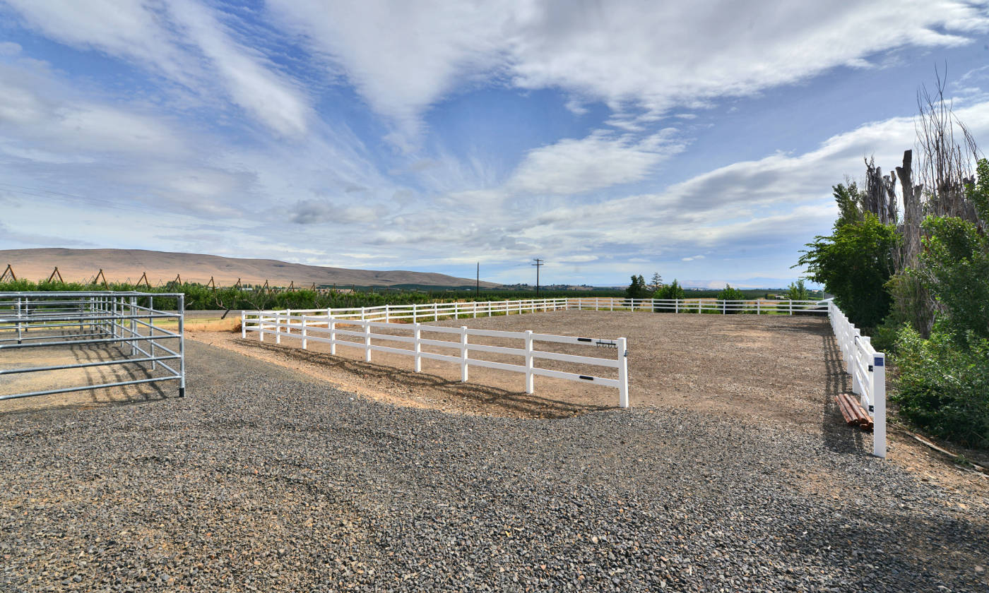 Exceptional Horse Property & Home Yakima, Yakima County, Washington