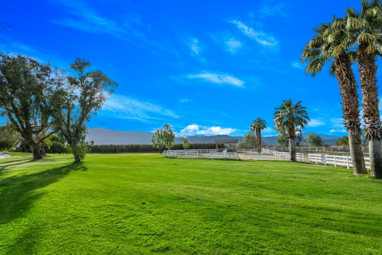Beautiful equestrian compound on 9.29 acres - photo 20