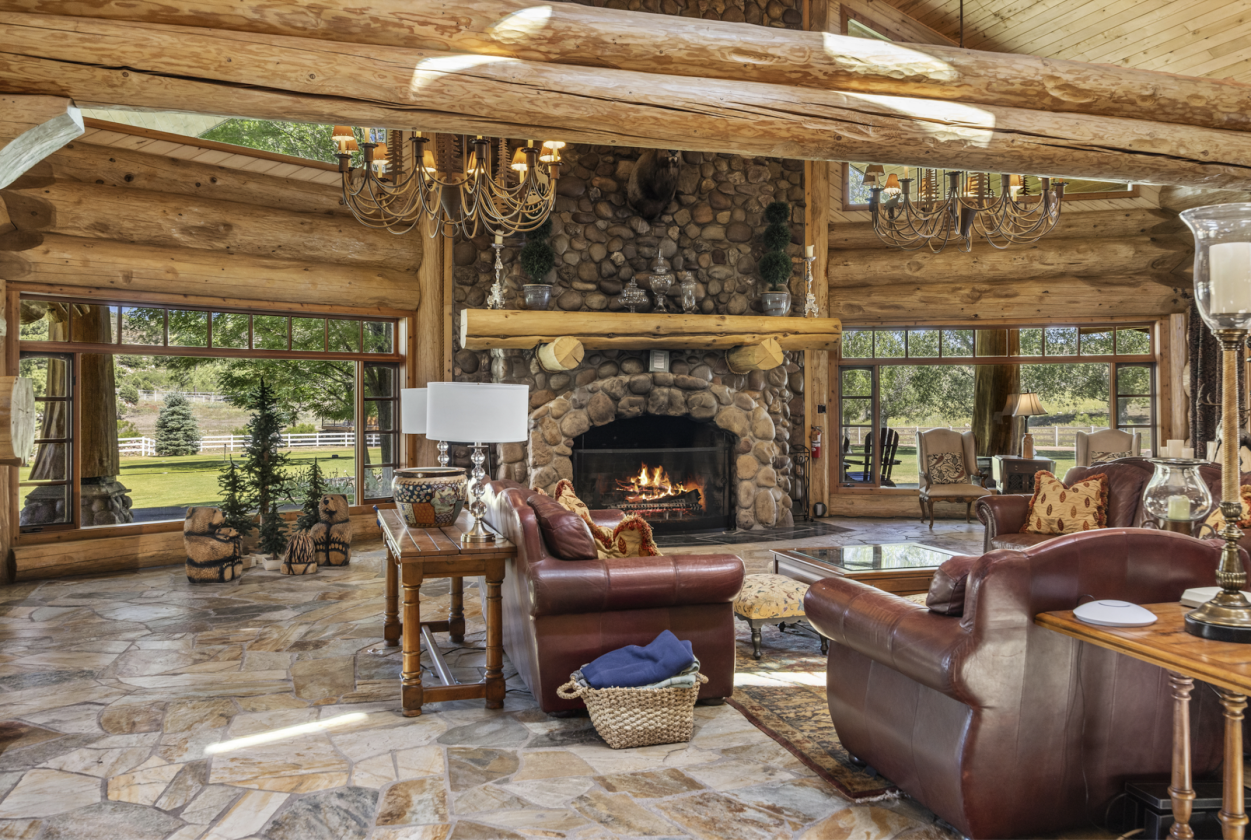 35 Acre Luxury Mountain Estate - photo 9