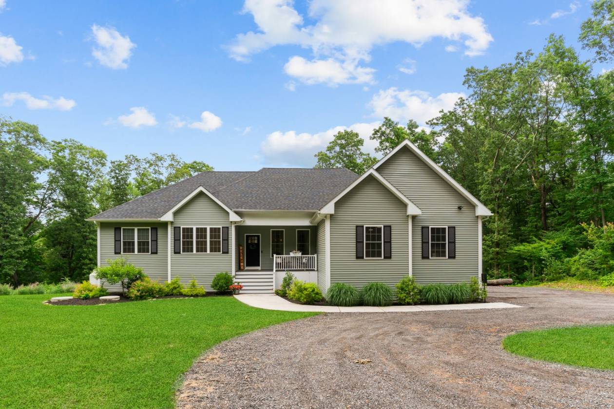 Horse Property for sale.