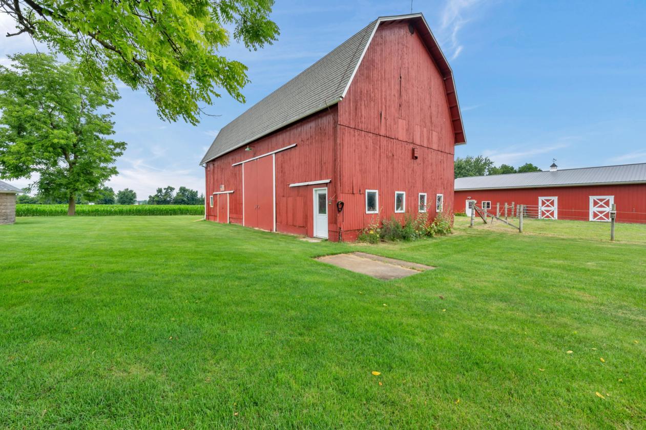 Home and Equestrian Farm on 10 Acres - photo 6