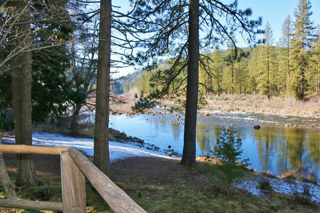 180 acre ranch with four homes and a river runs... Cromberg, Plumas