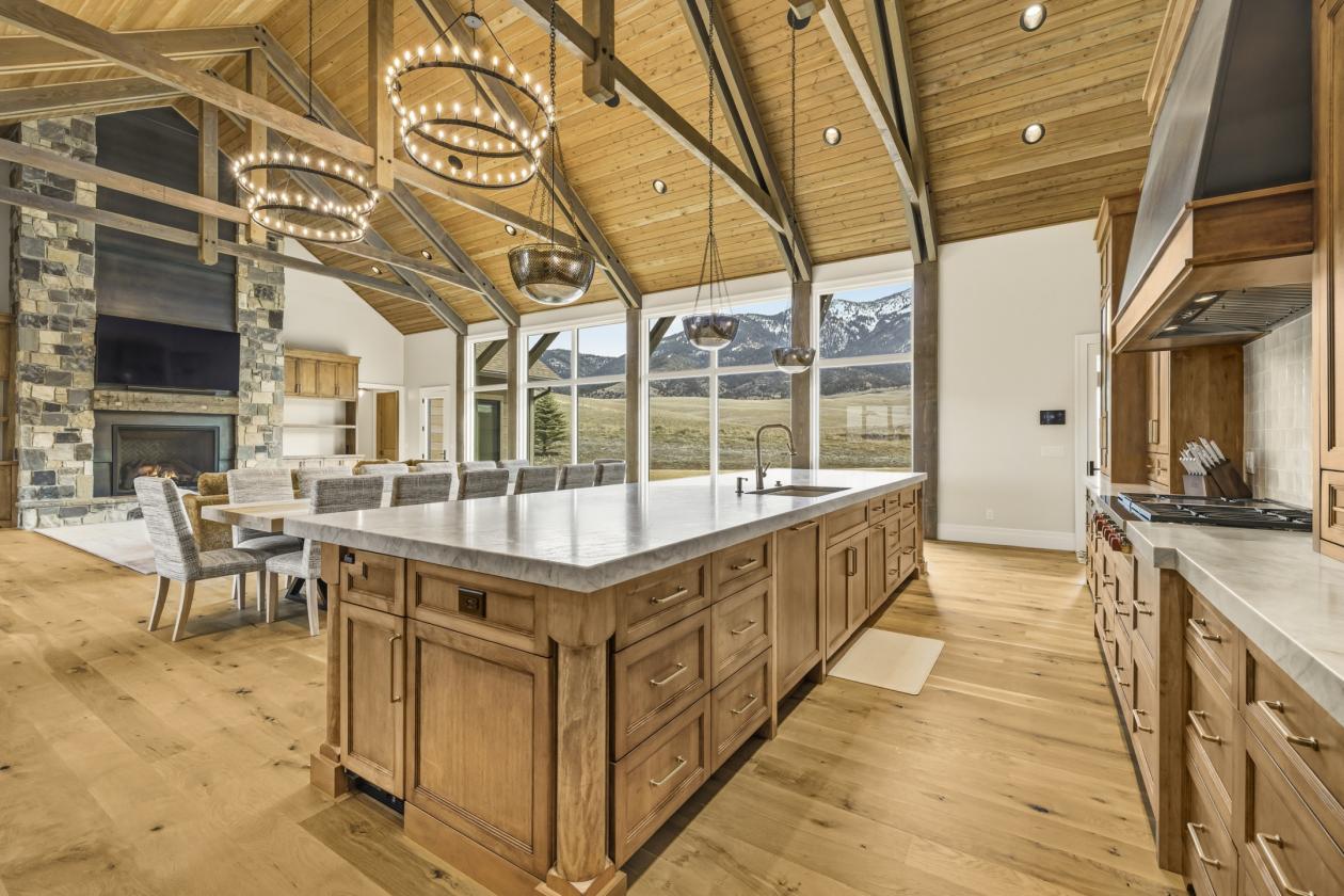 Newly built equestrian retreat with home & arena - photo 9
