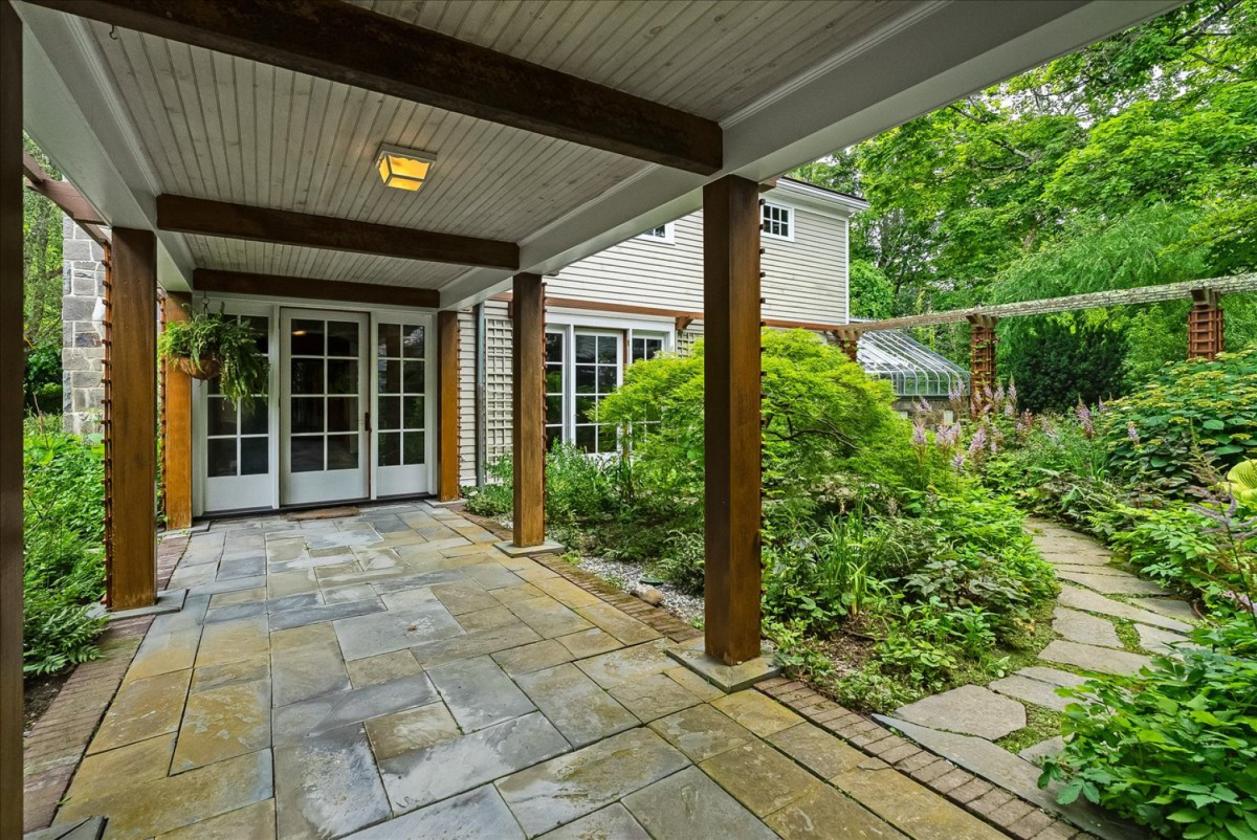40 Acre Luxury Estate with multiple outbuildings - photo 17