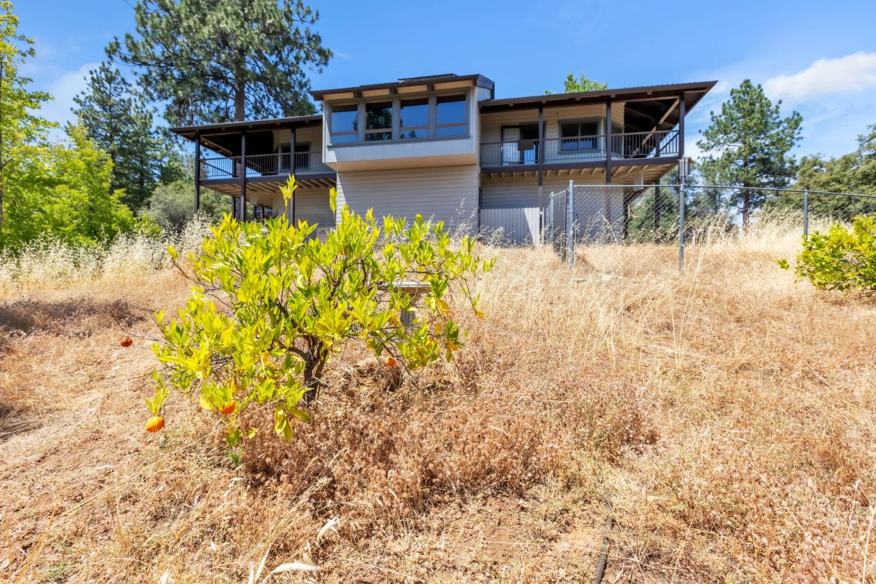 Custom home on nearly 15 acres of private land - photo 4