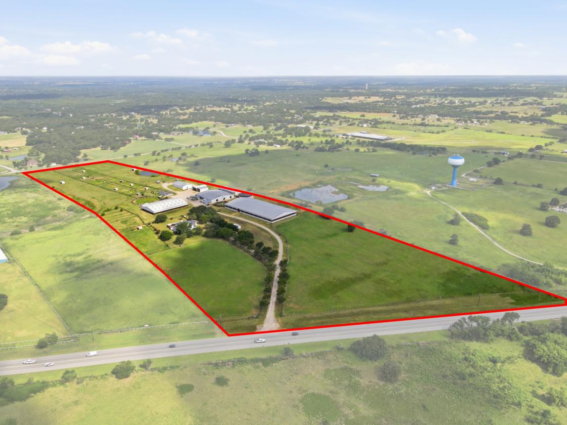 Exceptional Equestrian Estate w/ C-2 Potential! - photo 10