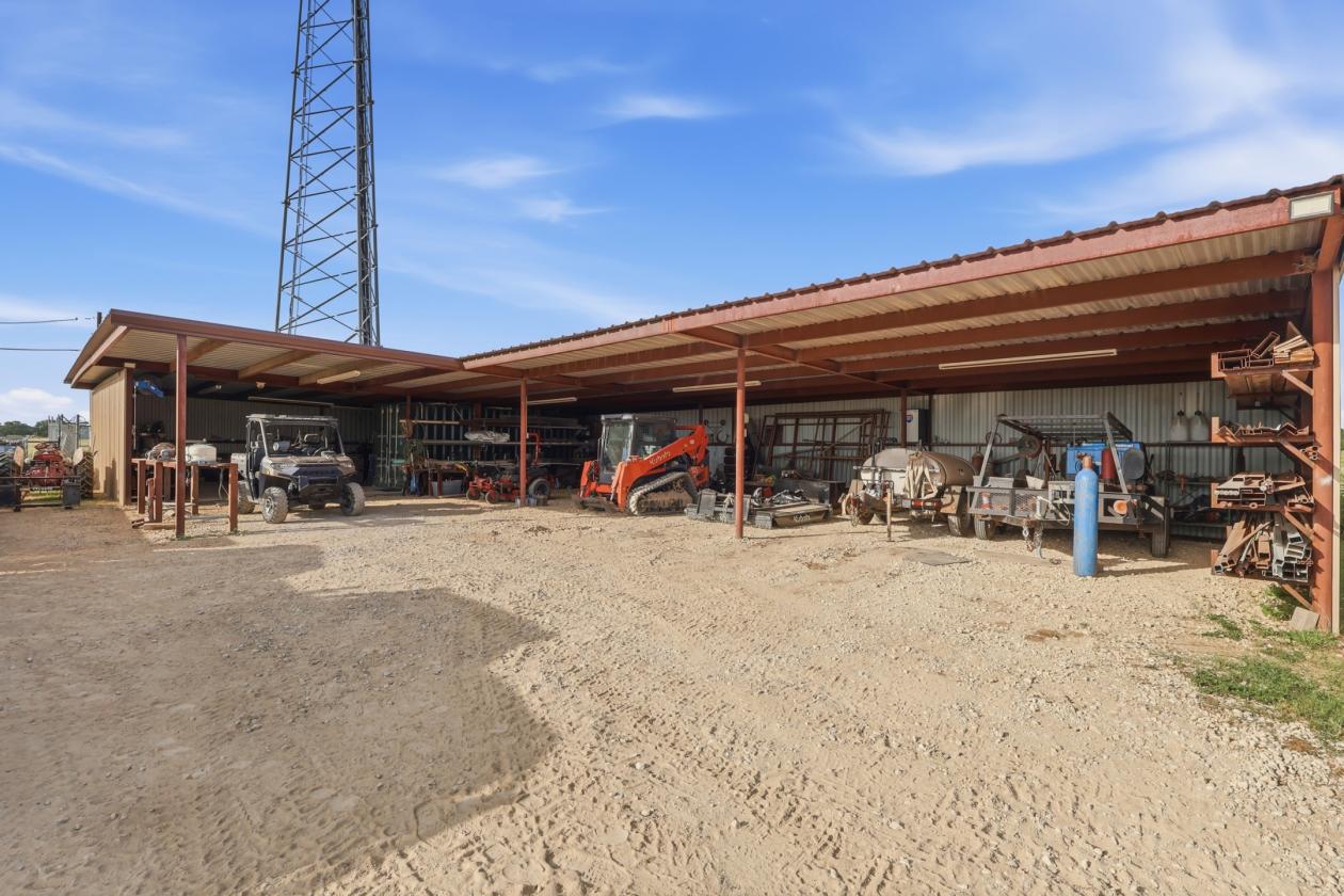 Turn Key Horse Property In South Central Texas - photo 24