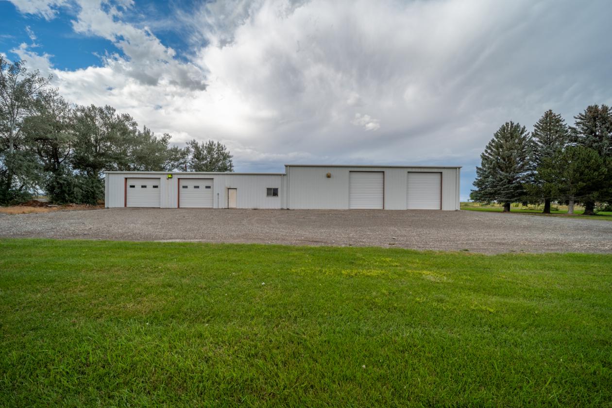 A Grand Wyoming Equestrian Estate Near Yellowstone - photo 22