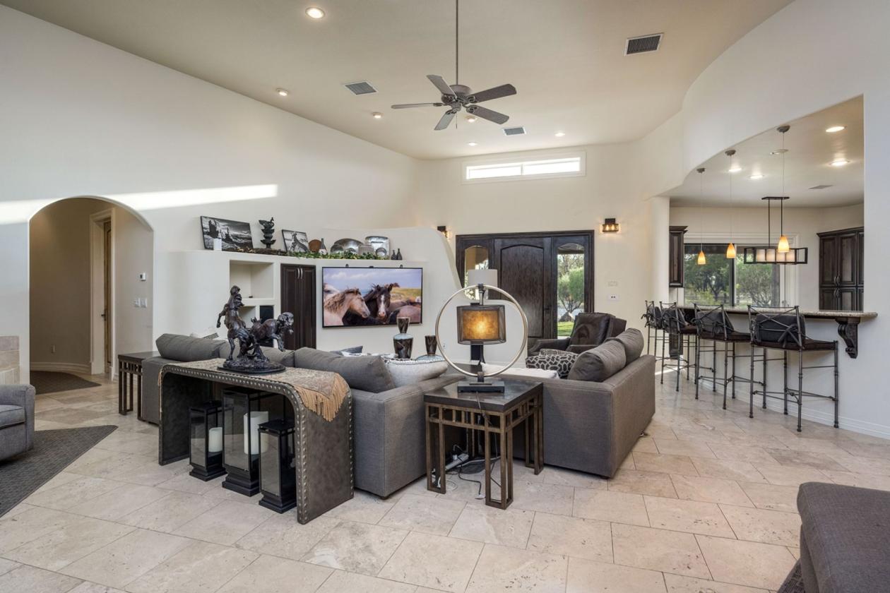 Income-Producing Luxury Estate - photo 10