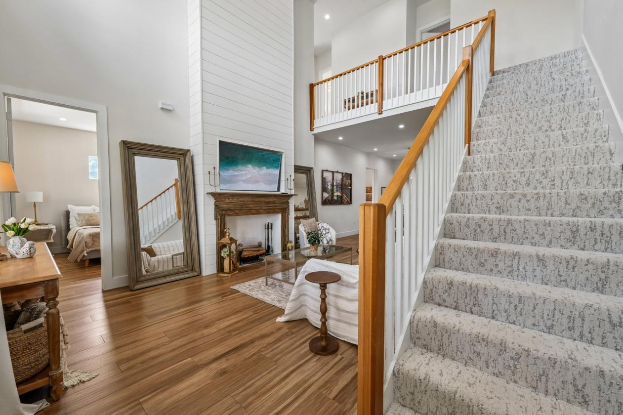 Custom Home on Horse-Friendly Acreage - photo 4