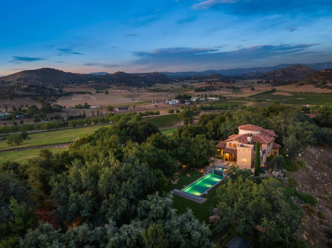 Horse Property for sale.