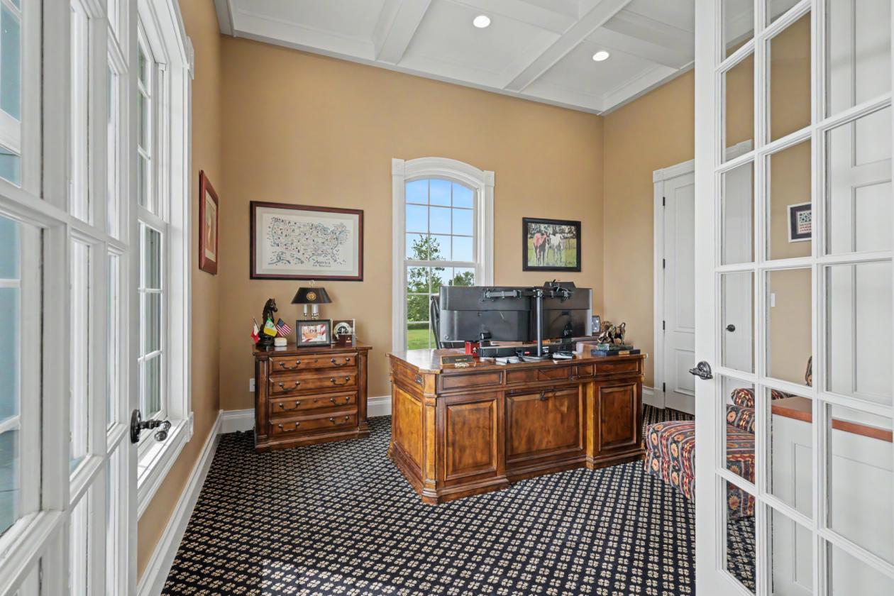 ONE-OF-A-KIND 10 ACRE EQUESTRIAN ESTATE - photo 18