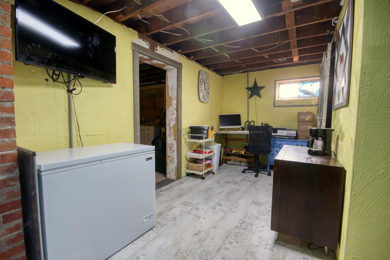 Peaceful Country Lifestyle on 2.5 Acres - photo 19
