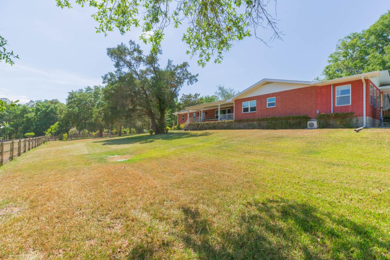 19.4 ACRE HILLTOP ESTATE - photo 3