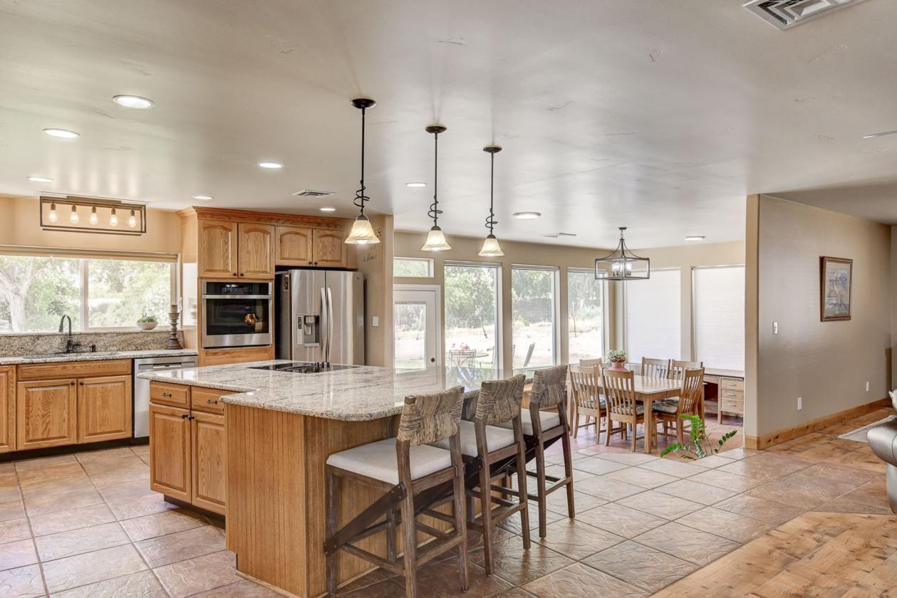 Custom Home, 2 Arenas, Barn, Orchard, WATER RIGHTS - photo 9